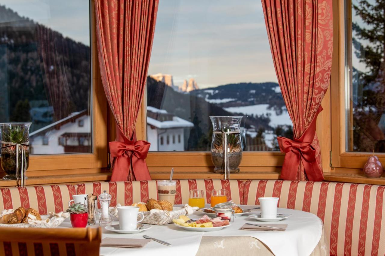 Garni Hotel Rosengarten B&B Сельва-ди-Валь-Гардена Экстерьер фото