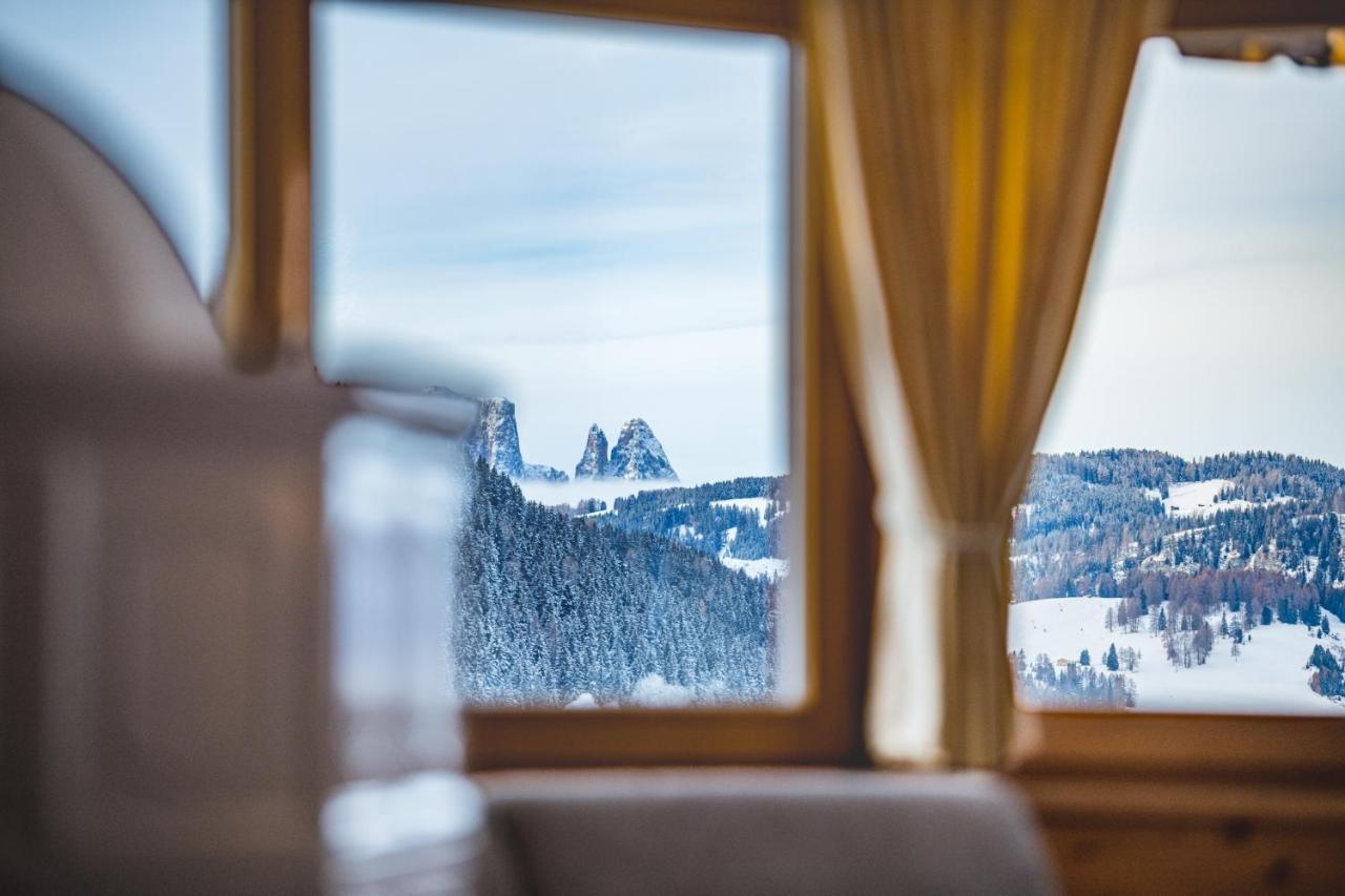 Garni Hotel Rosengarten B&B Сельва-ди-Валь-Гардена Экстерьер фото