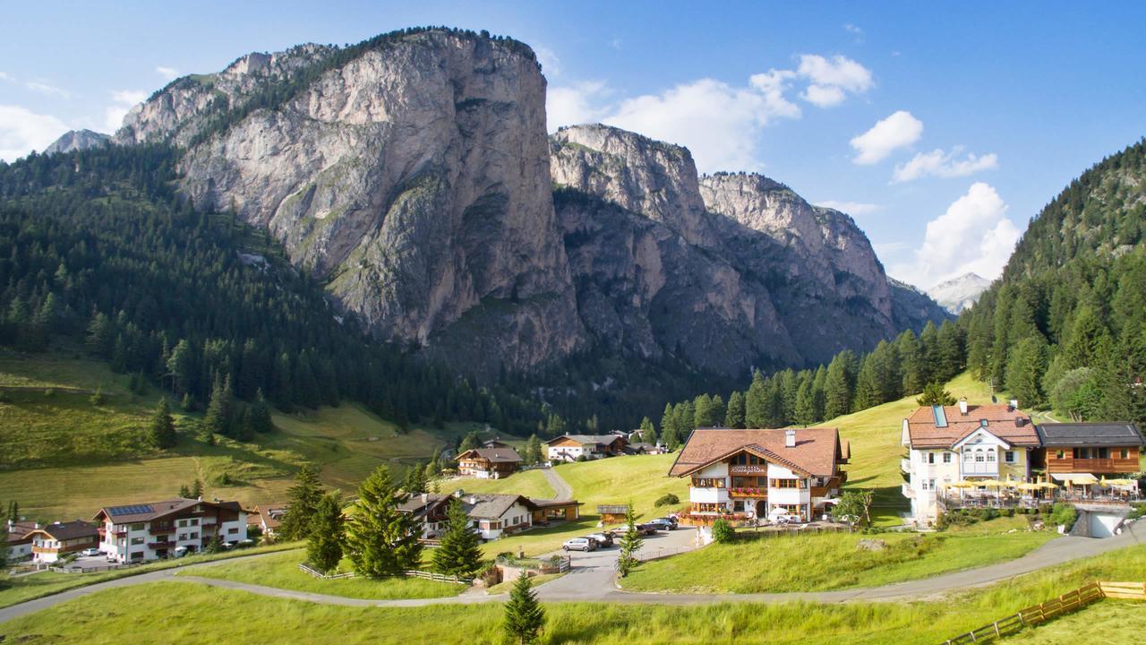 Garni Hotel Rosengarten B&B Сельва-ди-Валь-Гардена Экстерьер фото